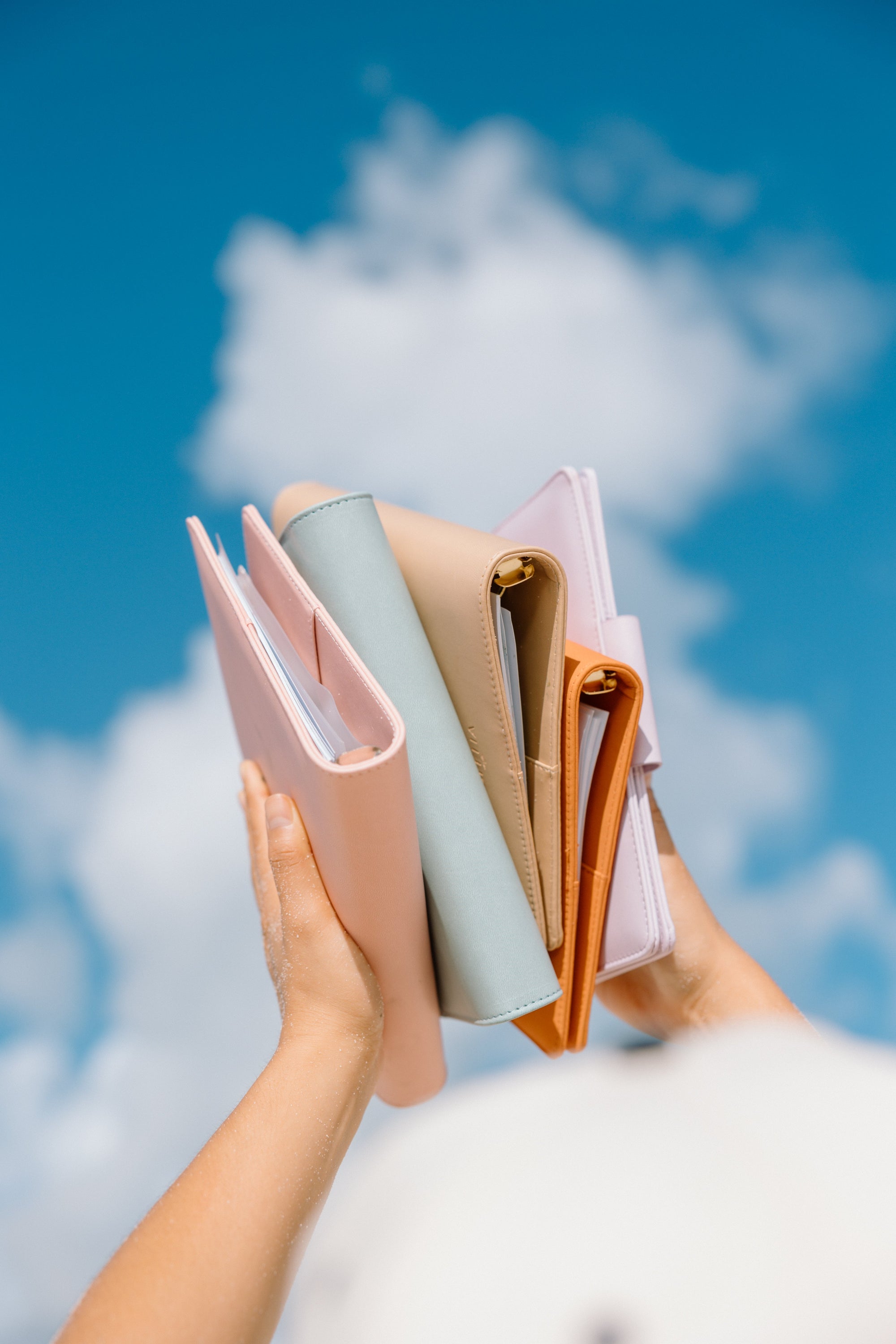 ¿Blanco o vacío? Para nosotras, el Cloud Dancer de Pantone es pura posibilidad.